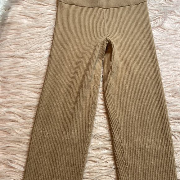 Aritzia Babaton Palisades Ribbed Ankle Slit Leggings Beige sz XXS - Picture 4 of 9
